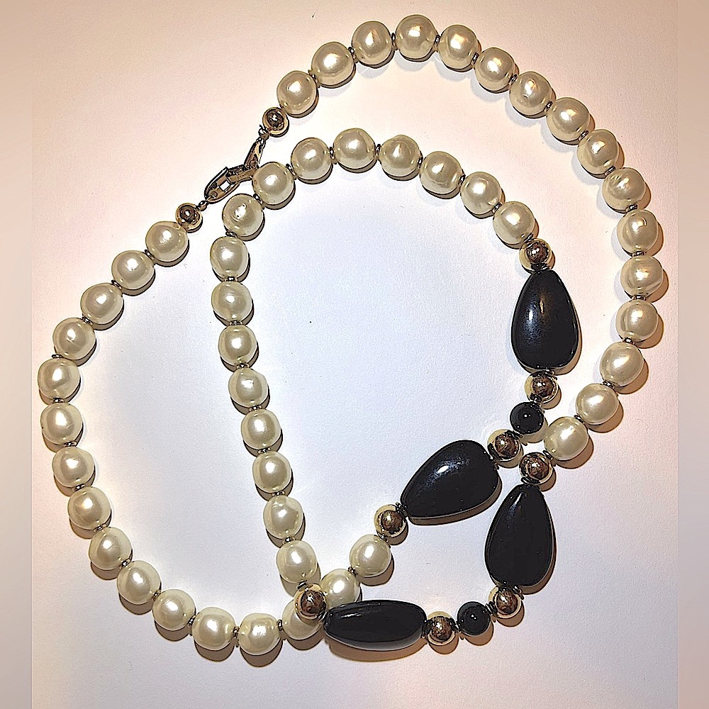Vintage Signed Napier Pearl Lucite Necklace